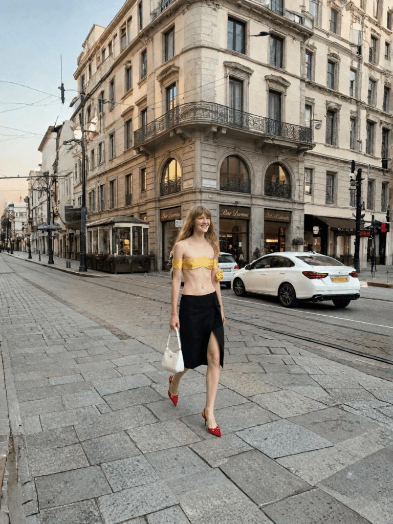 Prada SS27 foco na saia