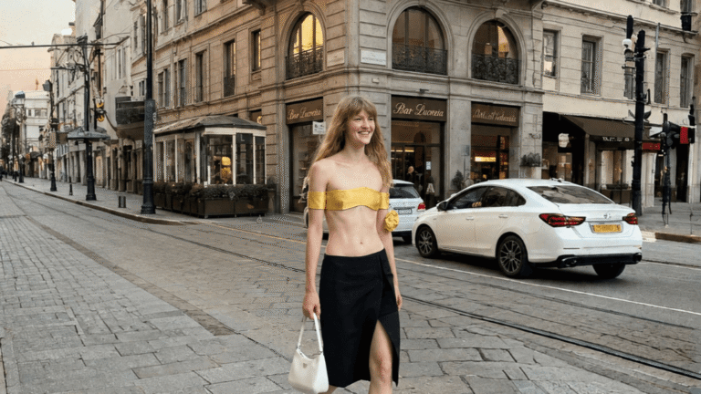 Prada SS27 foco na saia